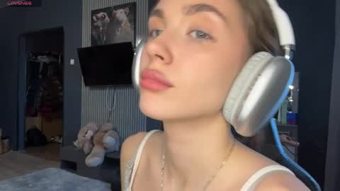 Nia online show from April 2026 03:09:01 PM