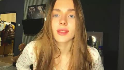 Nia online show from April 2026 05:07:01 PM