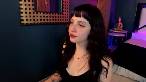 Isabella  online show from December 2025 05:58:01 AM