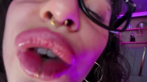 Isabella  online show from December 2025 03:41:02 PM