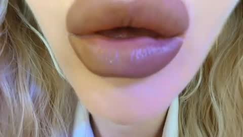 Snapshot of velvet_kissx chatting on June 2026 08:09:02 PM Uma online show from June 2026 08:09:02 PM