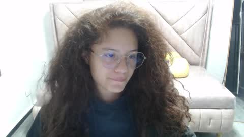 velvet_moon_v online show from November 2025 01:22:01 PM