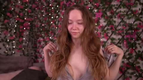 Polly online show from December 2025 06:12:02 PM