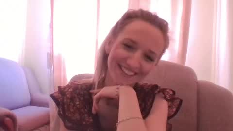 velvetintuition online show from May 2026 10:23:01 AM
