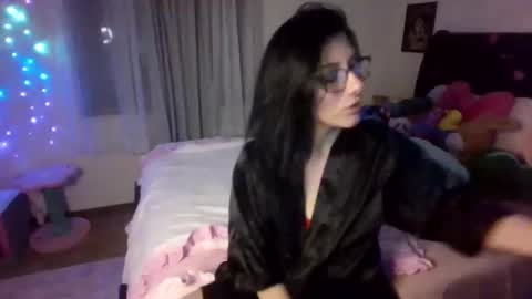 Snapshot of velvetkitten19 chatting on February 2026 02:34:02 AM Kitty online show from February 2026 02:34:02 AM