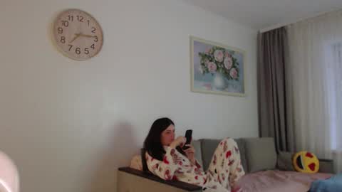 velvetmoon123 online show from February 2026 05:15:01 AM