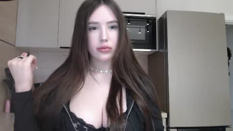 Snapshot of velvetmoore chatting on June 2026 01:10:01 PM Hii Im new here online show from June 2026 01:10:01 PM