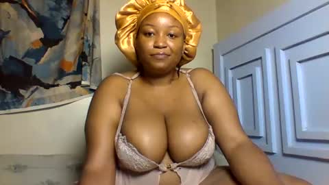 Snapshot of velvetnova_x91 chatting on August 2026 09:39:01 PM Prettie diva online show from August 2026 09:39:01 PM