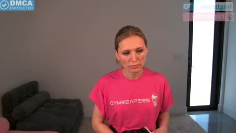 Snapshot of velvettgirl chatting on May 2026 07:19:02 PM VelvetTGirl online show from May 2026 07:19:02 PM