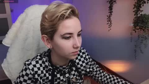 CLEOshort hair  TIna long hair  online show from February 2025 02:50:02 PM