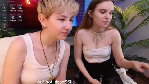 CLEOshort hair  TIna long hair  online show from February 2025 02:36:01 PM