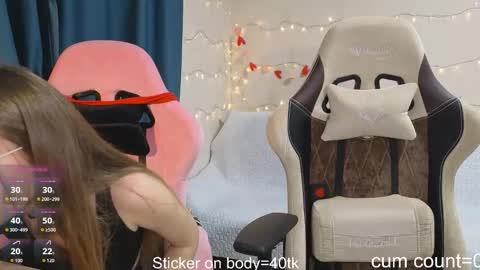 CLEOshort hair  TIna long hair  online show from November 2025 04:51:02 PM