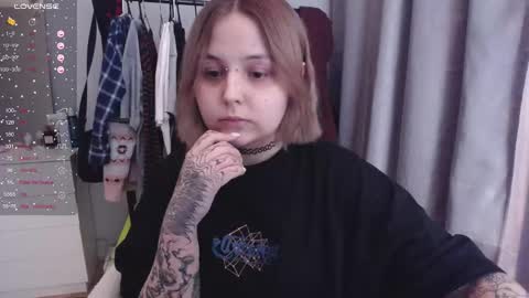 Snapshot of vendymories chatting on February 2026 04:33:01 PM eva 3 online show from February 2026 04:33:01 PM