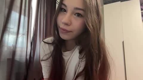 Snapshot of venessasatterwhite chatting on June 2026 02:34:01 PM Milla online show from June 2026 02:34:01 PM