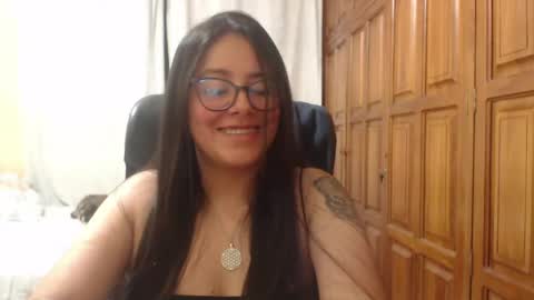 Snapshot of venus_cat_ chatting on April 2026 04:37:01 AM Venus online show from April 2026 04:37:01 AM