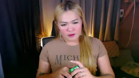 Snapshot of venus_colly chatting on July 2026 03:18:02 PM I am Colly Your mystery girl online show from July 2026 03:18:02 PM