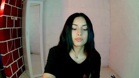 Snapshot of venus_megan chatting on December 2024 10:10:02 PM emily independent account  MY conextion 1100 GTM  to  17hr GTM online show from December 2024 10:10:02 PM