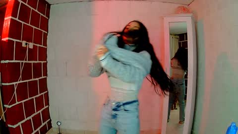 Snapshot of venus_megan chatting on December 2024 12:29:01 AM emily independent account  MY conextion 1100 GTM  to  17hr GTM online show from December 2024 12:29:01 AM
