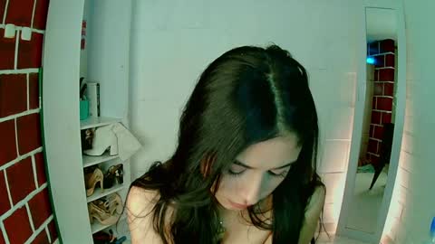 Snapshot of venus_megan chatting on January 2025 11:42:01 PM emily independent account  MY conextion 1100 GTM  to  17hr GTM online show from January 2025 11:42:01 PM