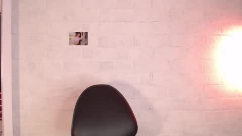 Snapshot of venus_megan chatting on March 2025 12:00:02 AM emily independent account  MY conextion 1100 GTM  to  17hr GTM online show from March 2025 12:00:02 AM