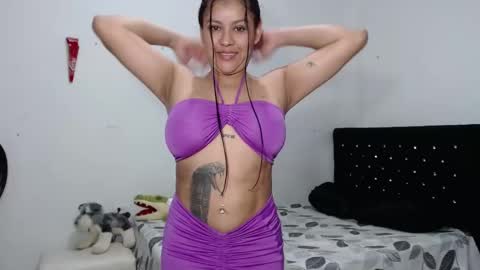 venus_menoza online show from February 2025 01:37:01 PM