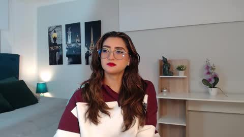 Snapshot of venus_steffen chatting on September 2025 12:28:02 PM Mia online show from September 2025 12:28:02 PM