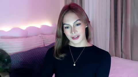 Venus Sunrise Bombshell online show from March 2026 07:17:01 PM