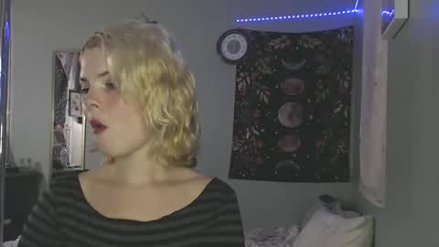 Miss Venus online show from November 2025 02:38:02 PM