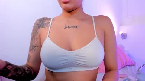 Venus Evans online show from December 2025 04:00:01 PM