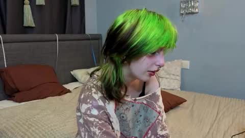 Erica online show from October 2025 08:48:01 PM