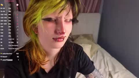 Erica online show from November 2025 08:19:01 PM