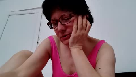 Snapshot of vera_elle chatting on May 2026 06:43:01 AM Vera online show from May 2026 06:43:01 AM
