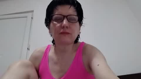 Snapshot of vera_elle chatting on May 2026 01:46:02 AM Vera online show from May 2026 01:46:02 AM