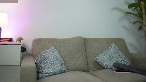 vero_cam online show from October 2025 12:42:02 AM