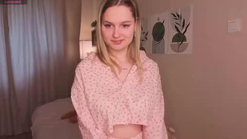 Snapshot of verocat chatting on September 2025 06:26:02 AM Veronica online show from September 2025 06:26:02 AM