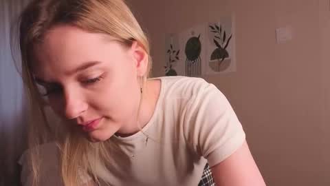 Snapshot of verocat chatting on September 2025 06:26:02 AM Veronica online show from September 2025 06:26:02 AM