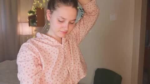 Snapshot of verocat chatting on October 2025 06:33:01 AM Veronica online show from October 2025 06:33:01 AM