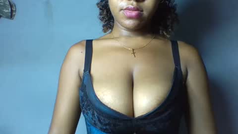 verolla31 online show from February 2025 08:09:02 PM