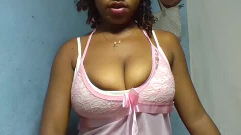 verolla31 online show from March 2025 02:32:02 PM