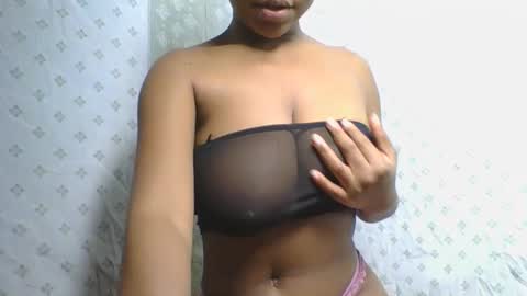 verolla31 online show from September 2025 12:27:02 PM