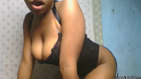 verolla31 online show from September 2025 06:33:01 PM