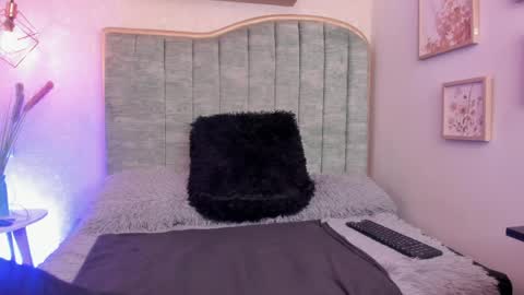 Snapshot of veronaburton chatting on April 2026 01:34:01 PM veronaburton online show from April 2026 01:34:01 PM