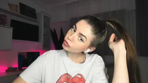 Lolitalolz online show from January 2025 06:58:02 PM