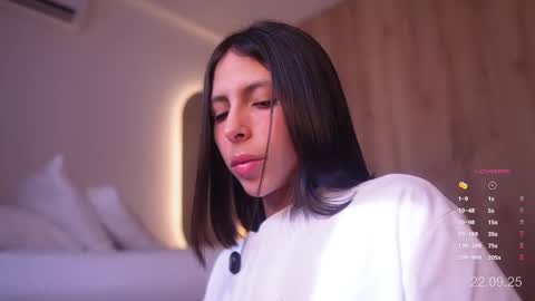 Veronica online show from September 2025 01:24:02 PM