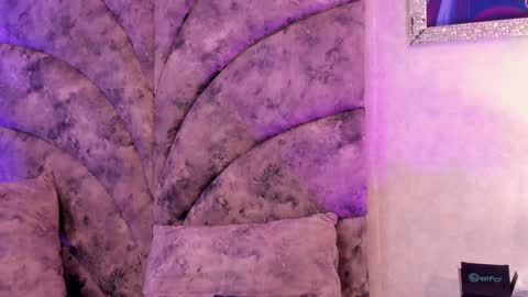 Veronica Olson online show from January 2025 03:00:01 PM