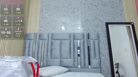 Veronica online show from September 2025 12:49:02 PM