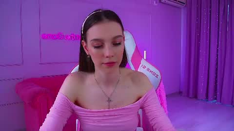 Snapshot of veronicavance chatting on June 2026 07:16:02 AM Veronica online show from June 2026 07:16:02 AM