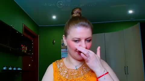 Snapshot of veronikawgold chatting on June 2026 07:49:01 PM VeronikawGold online show from June 2026 07:49:01 PM