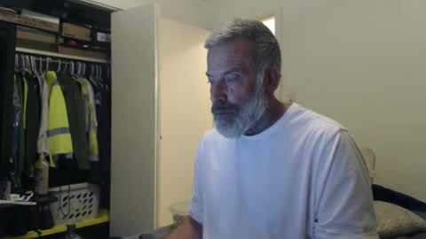 hairy man online show from January 2025 12:54:02 AM
