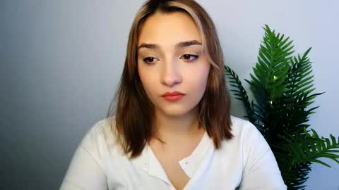 Snapshot of veryveryshygirl chatting on February 2026 01:18:01 PM Ana online show from February 2026 01:18:01 PM